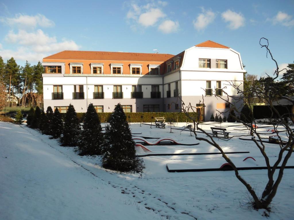 Hotel Sport Zruc Экстерьер фото